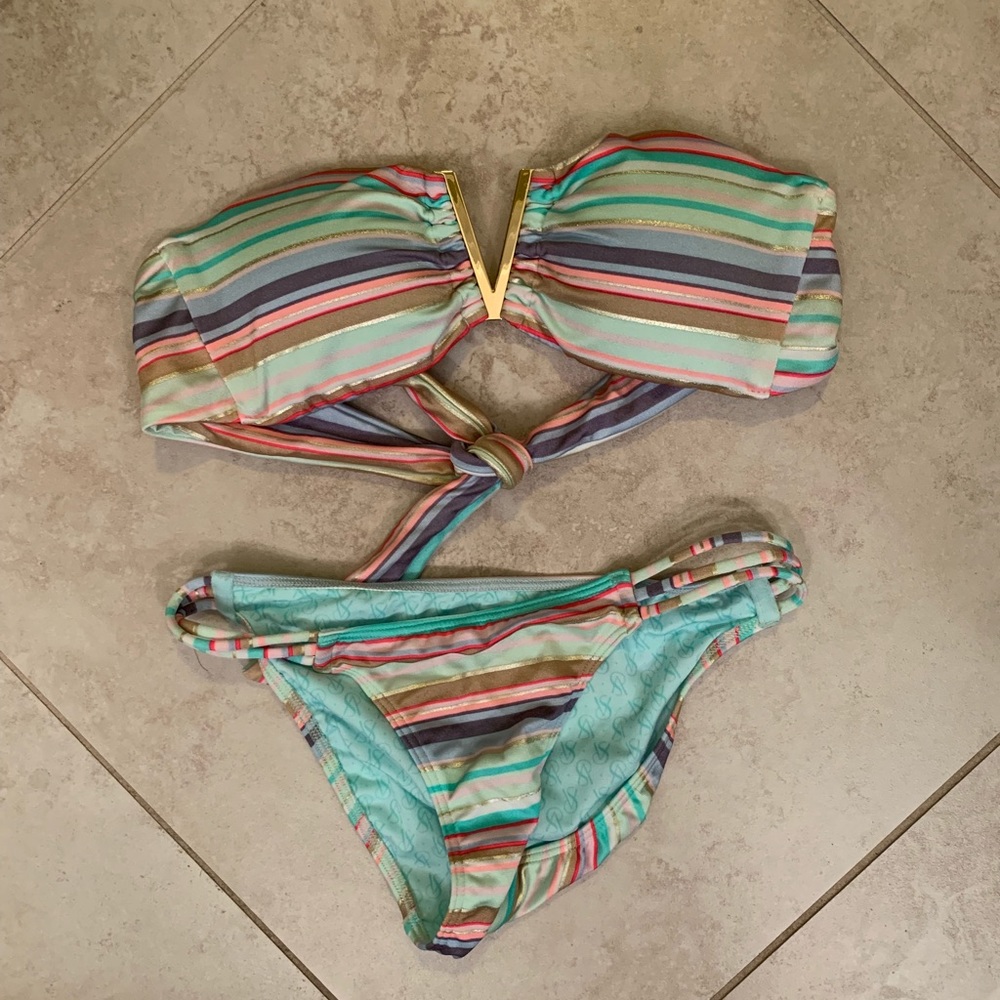 Victoria’s Secret bikini